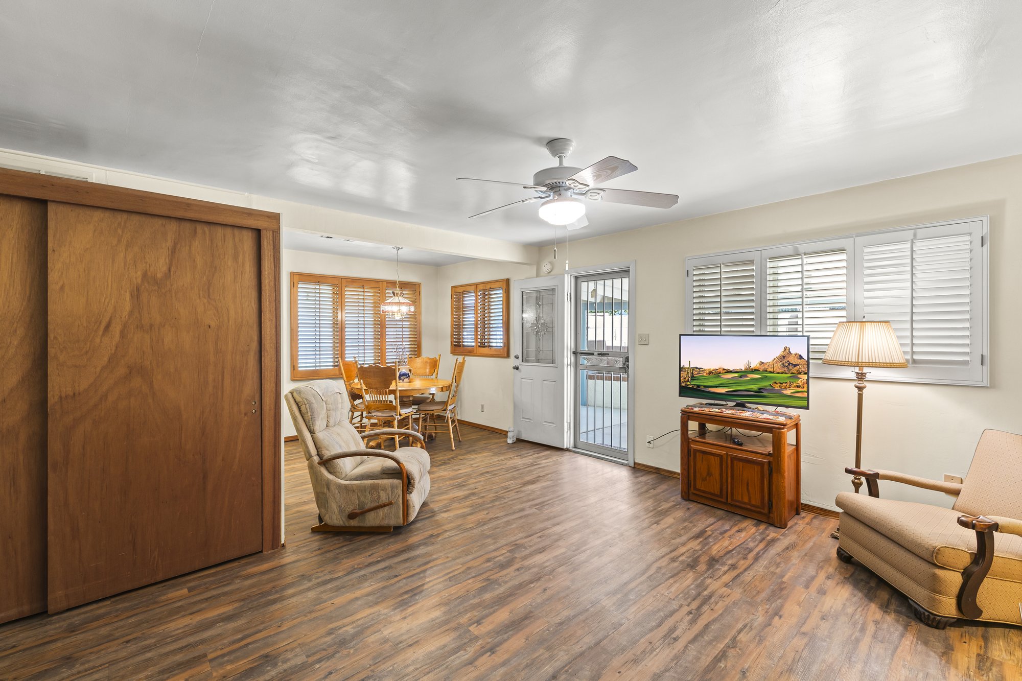 Additional living space with seating
