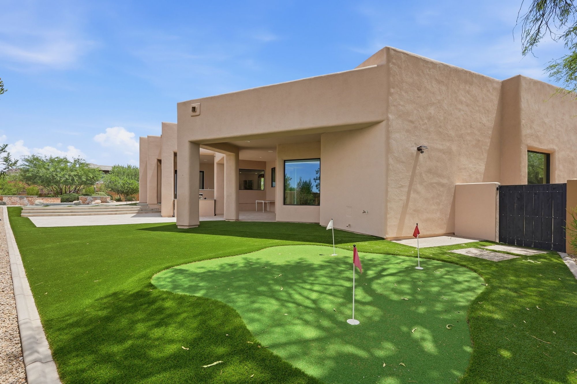 Backyard putting green